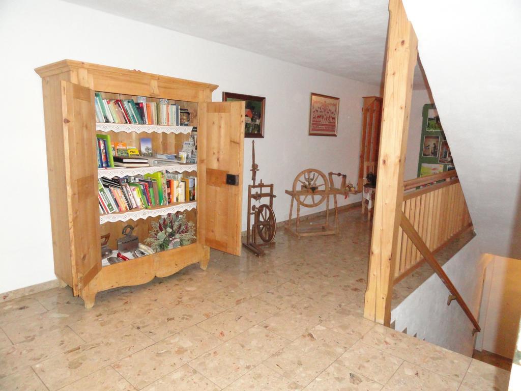 Baby- Und Kinderhof Aicherbauer Seeham Buitenkant foto