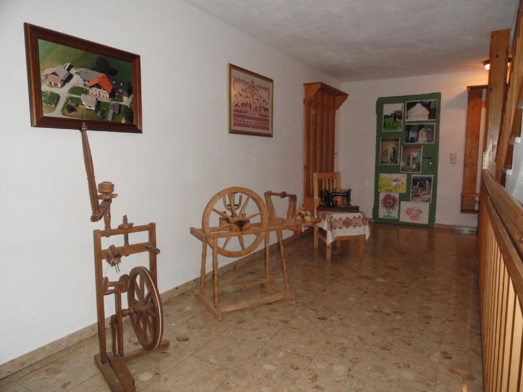 Baby- Und Kinderhof Aicherbauer Seeham Kamer foto