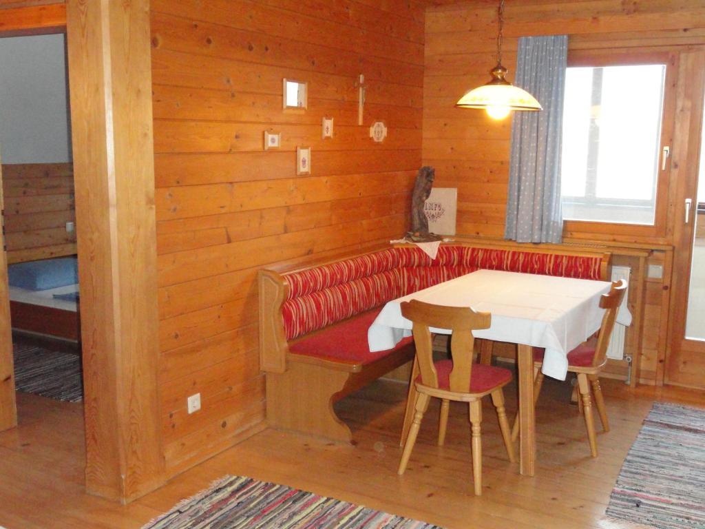 Baby- Und Kinderhof Aicherbauer Seeham Kamer foto