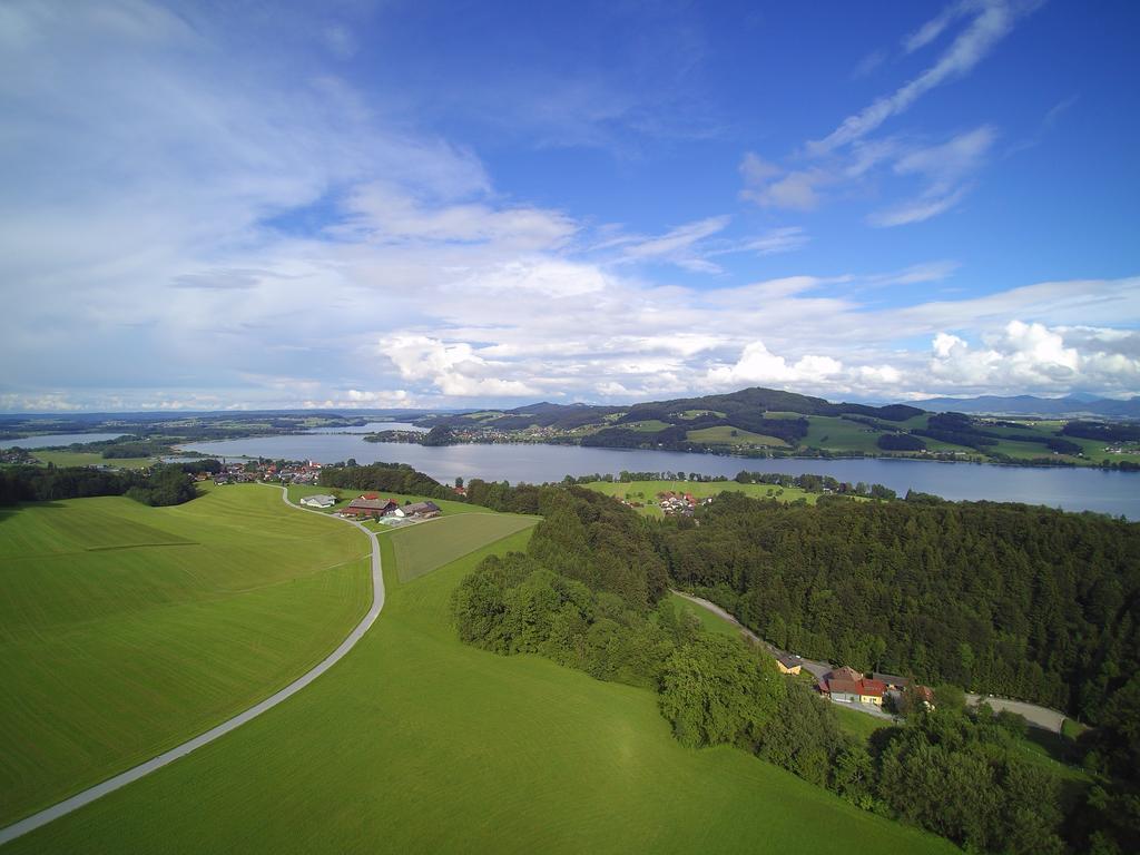 Baby- Und Kinderhof Aicherbauer Seeham Buitenkant foto