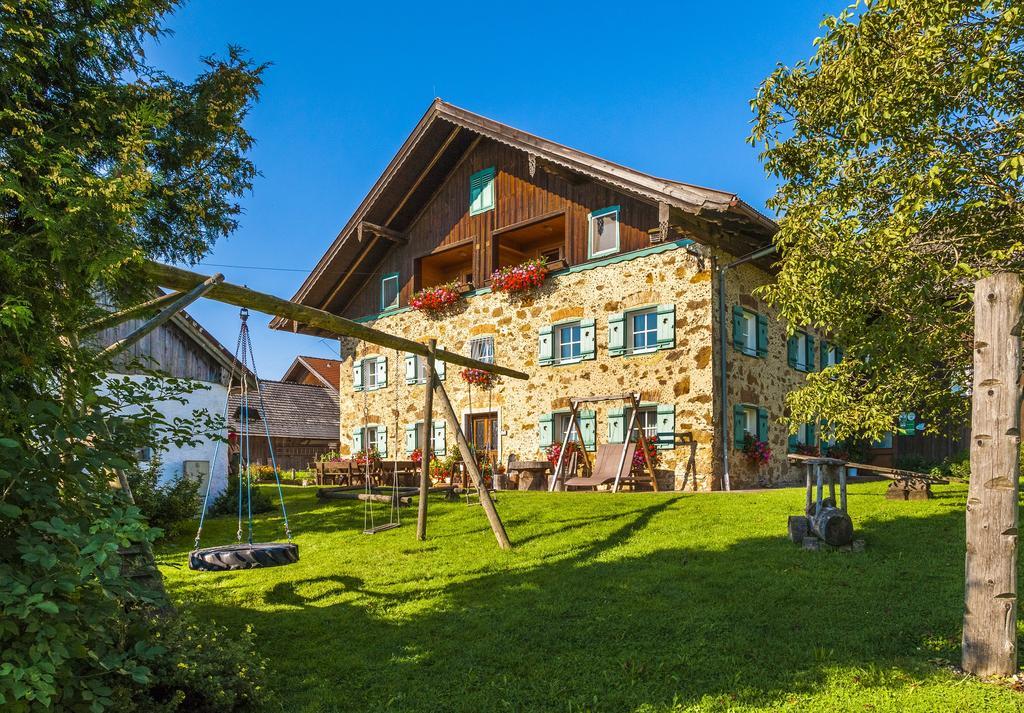 Baby- Und Kinderhof Aicherbauer Seeham Buitenkant foto